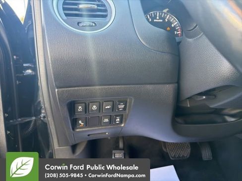 Used 2017 Nissan Pathfinder SL AWD/4WD image 14