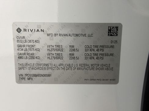 Used 2025 Rivian R1S Adventure AWD/4WD image 23