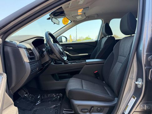 Used 2024 Nissan Rogue SV image 14