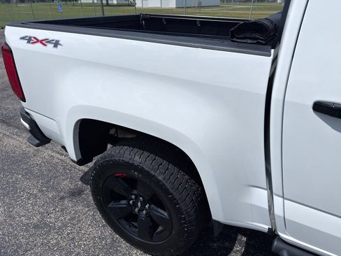 Used 2021 Chevrolet Colorado LT w/ Redline Special Edition AWD/4WD image 13