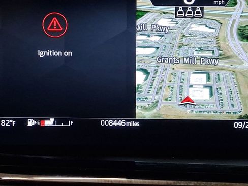 Used 2025 Land Rover Range Rover Evoque Dynamic SE image 23