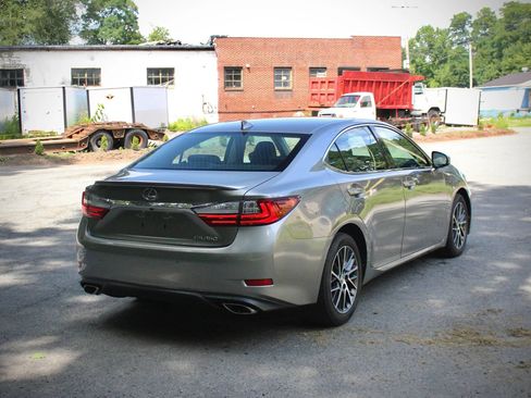 Used 2016 Lexus ES 350 w/ Navigation System Package FWD image 7