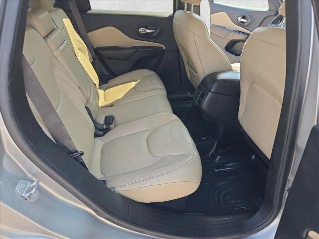 Used 2016 Jeep Cherokee Limited FWD image 20