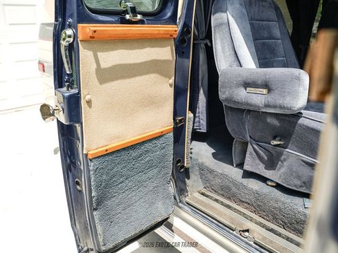 Used 1988 Chevrolet G20 RWD image 70