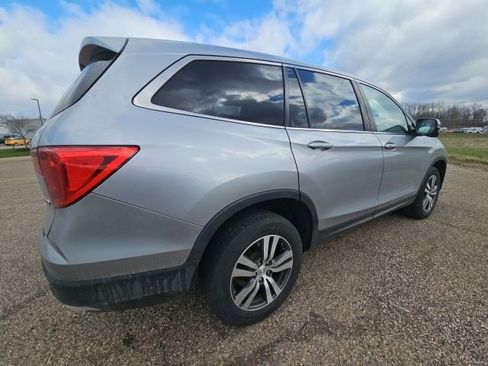 Used 2018 Honda Pilot EX image 3