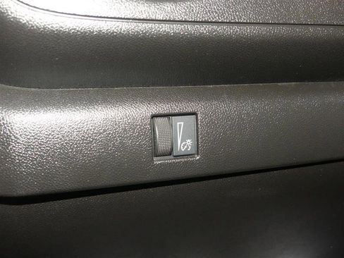 Used 2024 Chevrolet Colorado W/T image 26