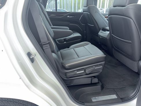 Used 2022 Cadillac Escalade Premium Luxury image 28