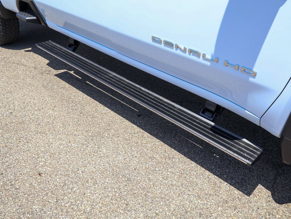 New 2026 GMC Sierra 3500 Denali Ultimate AWD/4WD image 7
