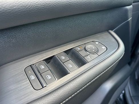 Used 2025 Nissan Armada SV image 16