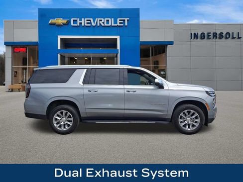 Used 2025 Chevrolet Suburban Premier AWD/4WD image 27