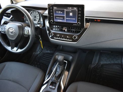 Used 2021 Toyota Corolla LE FWD image 25