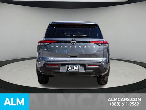 Used 2025 Nissan Pathfinder S image 12