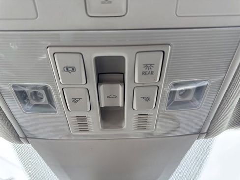 Used 2021 Volkswagen Atlas SEL Premium image 10