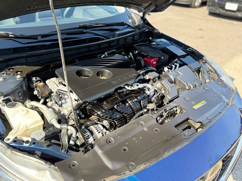 Used 2019 Nissan Altima 2.5 S FWD image 14