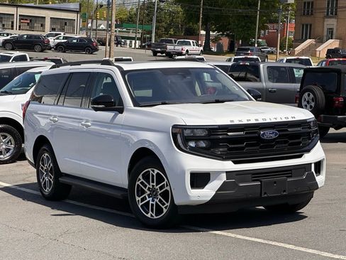 Used 2025 Ford Expedition Active AWD/4WD image 51