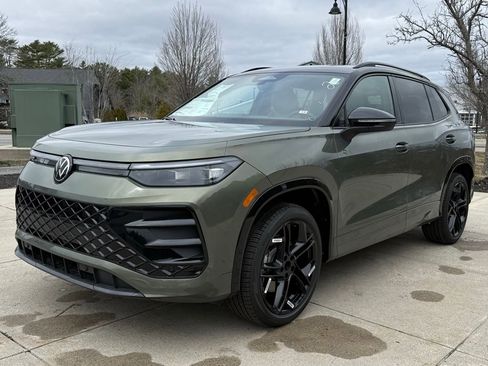 New 2026 Volkswagen Tiguan SE R-Line AWD/4WD image 2