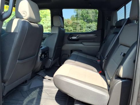 Used 2024 Chevrolet Silverado 1500 ZR2 w/ Technology Package AWD/4WD image 9