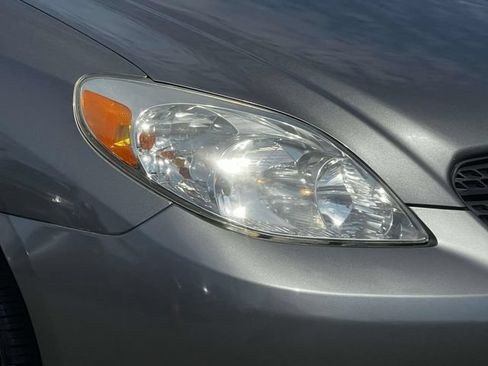 Used 2007 Toyota Matrix XR w/ Extra Value Pkg 2 FWD image 10