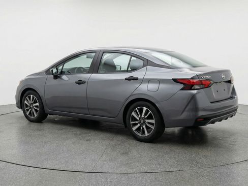 Used 2025 Nissan Versa SV image 6