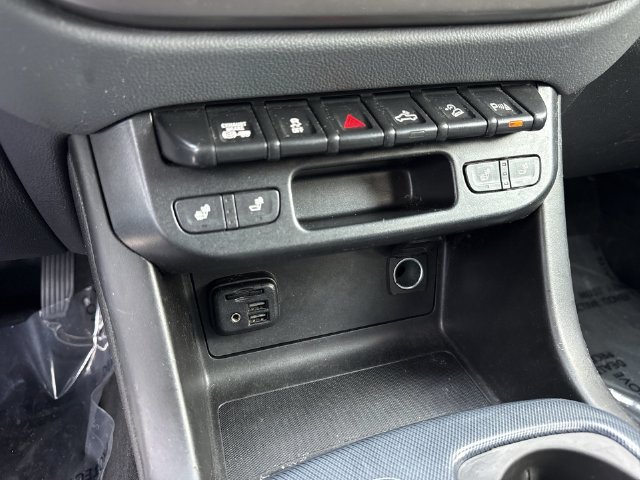 Used 2019 Chevrolet Colorado Z71 AWD/4WD image 21