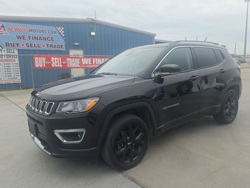 Used 2018 Jeep Compass Limited w/ Navigation Group AWD/4WD image 2
