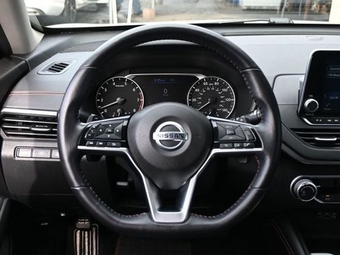 Used 2019 Nissan Altima 2.5 SR FWD image 13