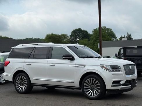 Used 2018 Lincoln Navigator Reserve w/ Technology Package AWD/4WD image 40