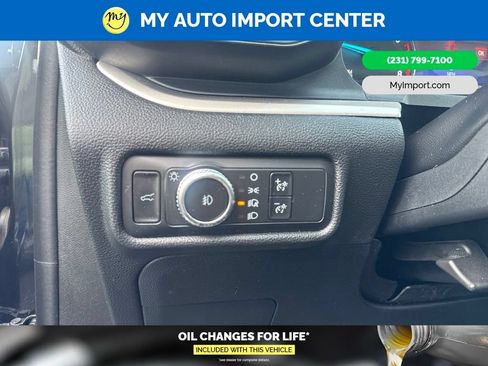 Used 2021 Ford Explorer XLT w/ Equipment Group 202A AWD/4WD image 11