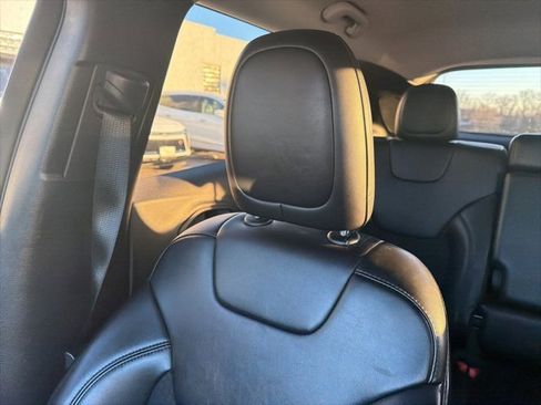 Used 2019 Jeep Cherokee Latitude Plus image 48