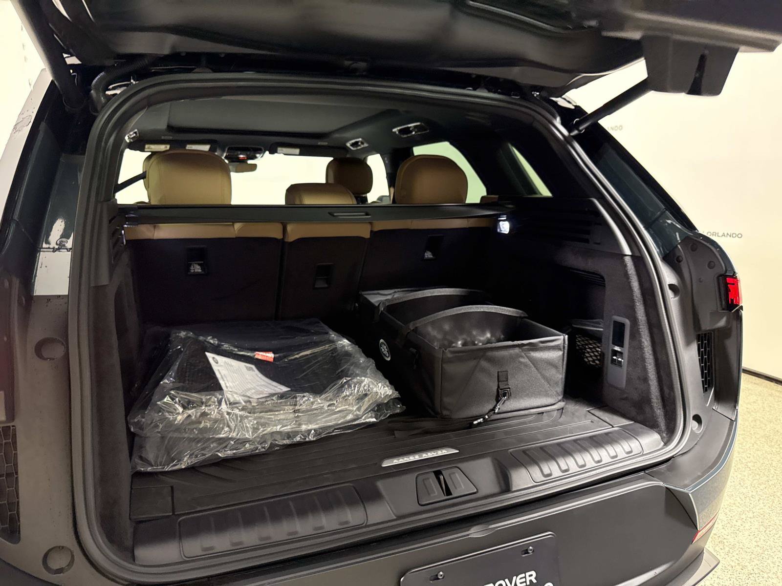New 2027 Land Rover Range Rover Sport SE AWD/4WD image 11