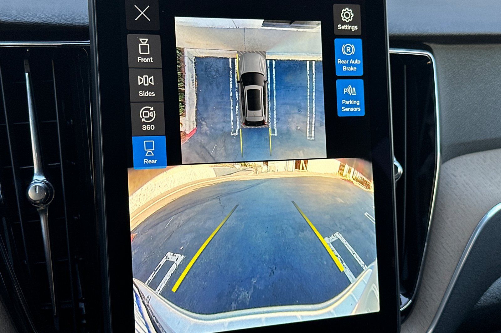 Certified 2026 Volvo XC60 B5 Plus AWD/4WD image 24