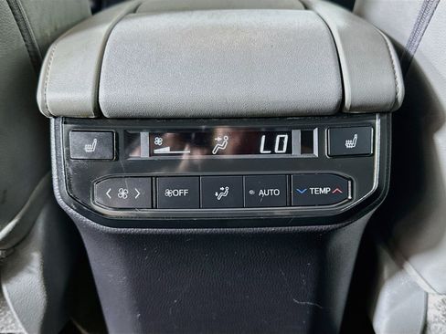 Used 2022 Toyota Highlander Platinum AWD/4WD image 25