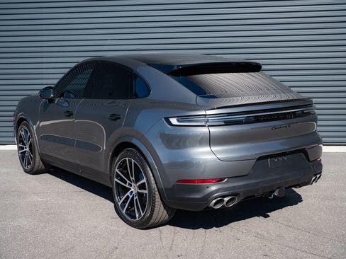 Used 2024 Porsche Cayenne S image 3