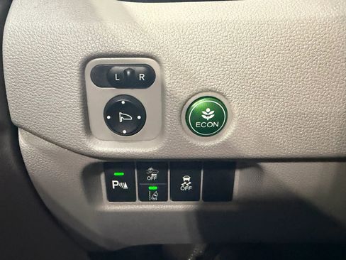 Used 2019 Honda Pilot Touring image 17