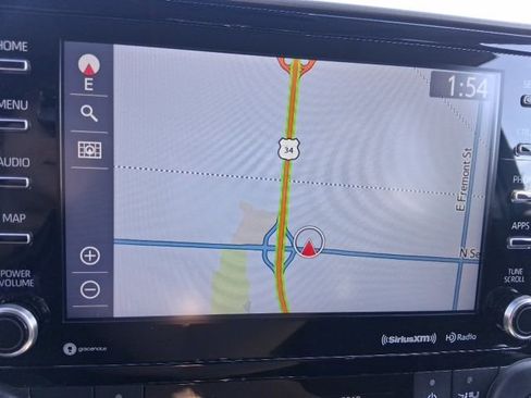 Used 2022 Toyota Highlander XLE image 28