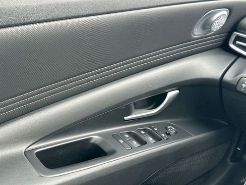 Used 2023 Hyundai Elantra Limited w/ Cargo Package image 17