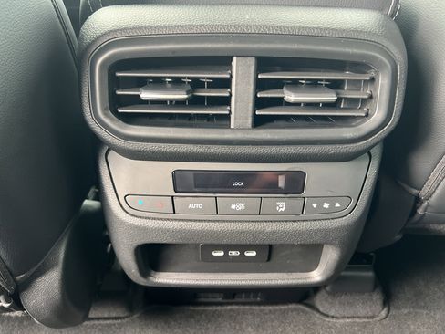 Used 2025 Honda Pilot EX-L image 19