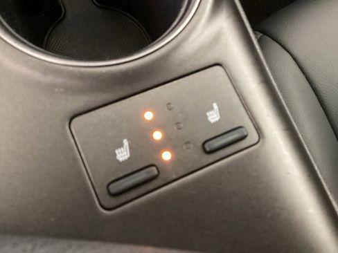 Used 2021 Toyota Camry SE w/ Cold Weather Package image 25