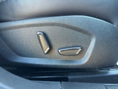 Used 2018 Ford Fusion SE w/ Equipment Group 201A image 23