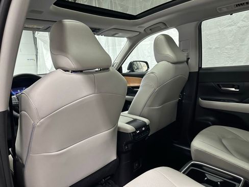 Used 2025 Toyota Grand Highlander AWD image 48