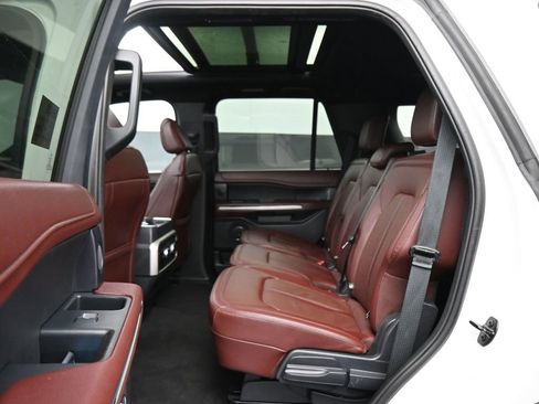 Used 2024 Ford Expedition Limited image 19