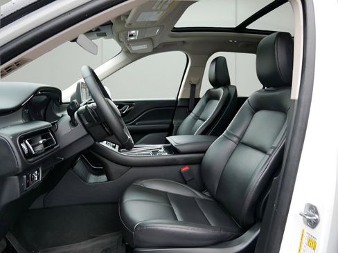 Used 2023 Lincoln Aviator AWD w/ Premium Package image 10
