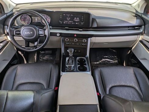 Used 2023 Kia Carnival LX FWD image 25