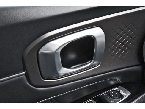 Certified 2023 Kia Sorento SX FWD image 23