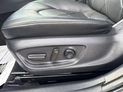 Used 2019 Toyota Camry XLE w/ Navigation Package FWD image 39