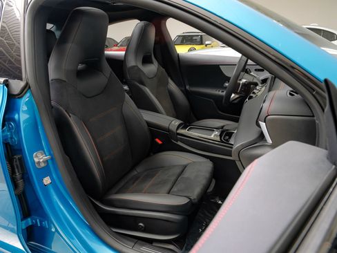 Used 2025 Mercedes-Benz CLA 250 w/ AMG Night Package image 35