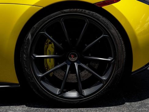Used 2018 McLaren 570S Spider RWD image 14