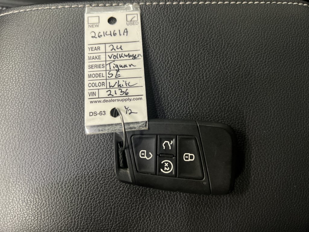 Used 2024 Volkswagen Tiguan SE R-Line AWD/4WD image 29