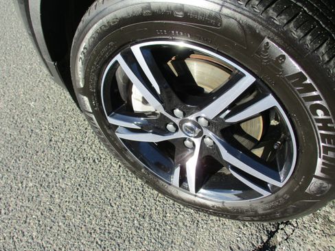 Certified 2023 Volvo XC40 B5 Plus w/ Driver Assist Package image 9