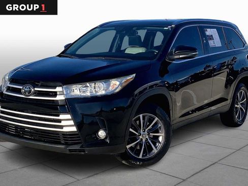 Used 2019 Toyota Highlander XLE image 1